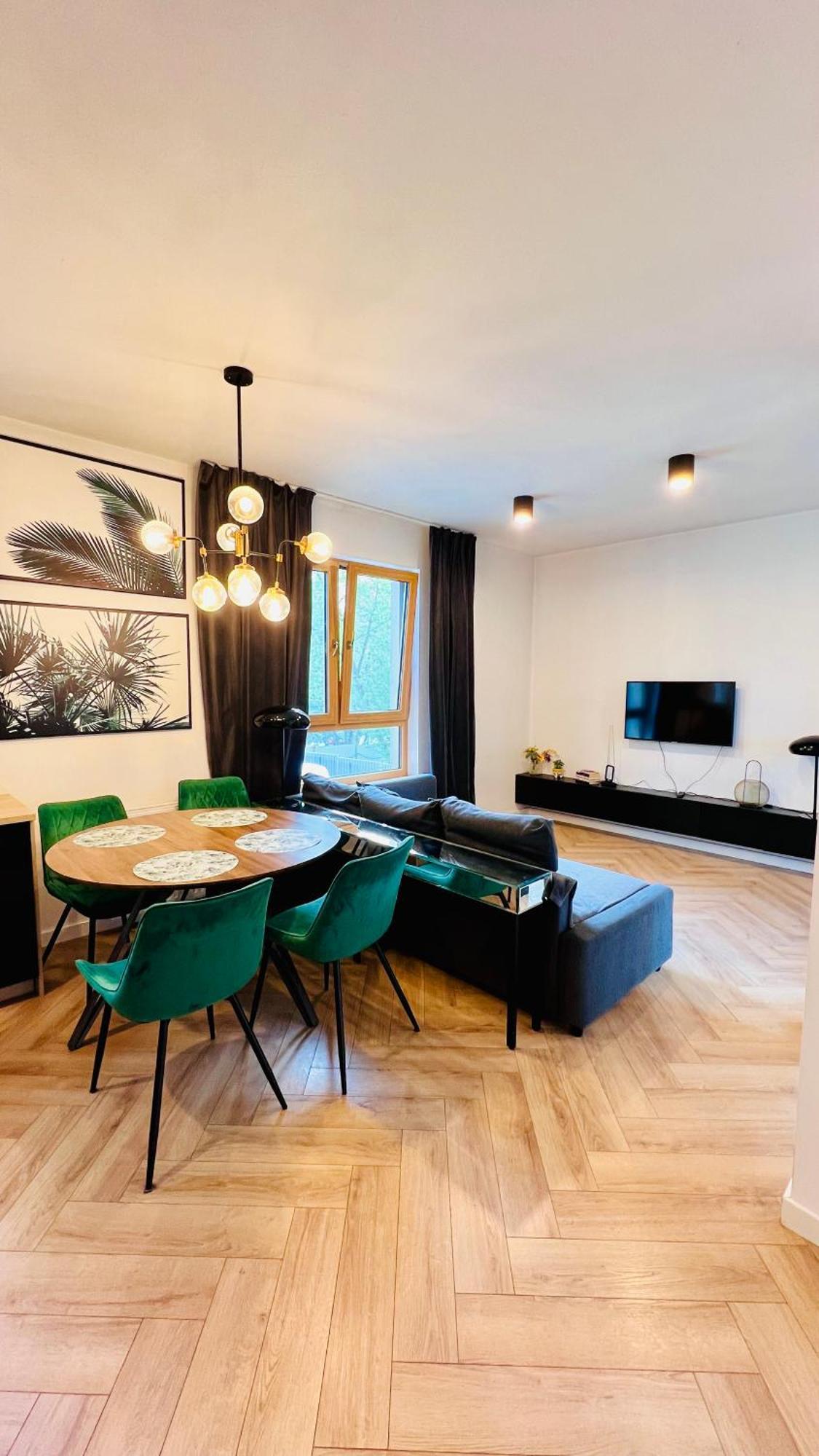 Rudnickiego, Bema, Free Parking By Cosmo Spirit
